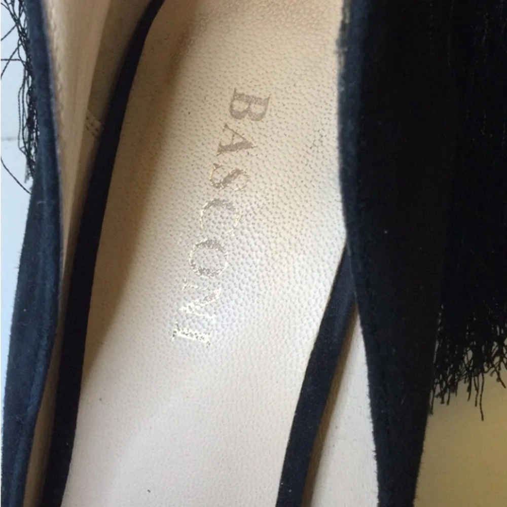 Heels - Picture 2 of 8